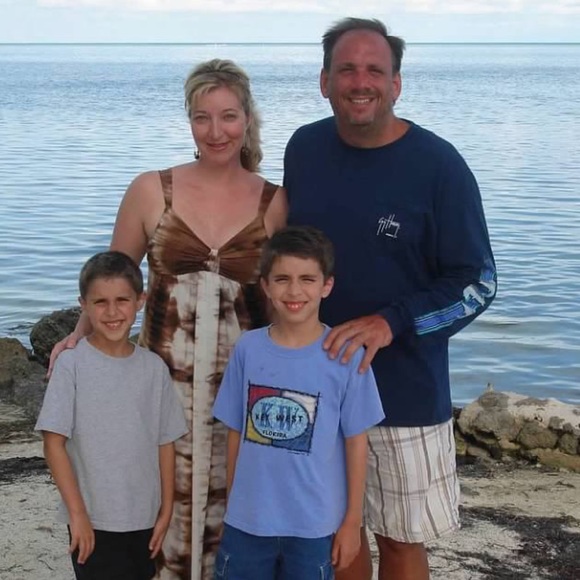 Meet your Posher, Vickie - Picture 1 of 1